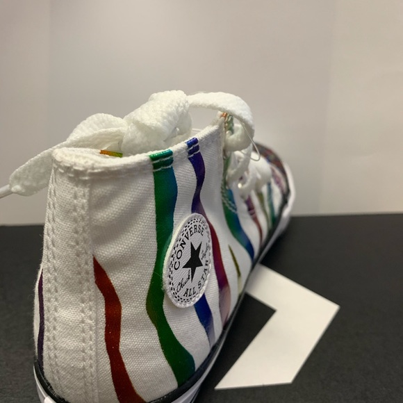 Girls converse - Picture 4 of 4